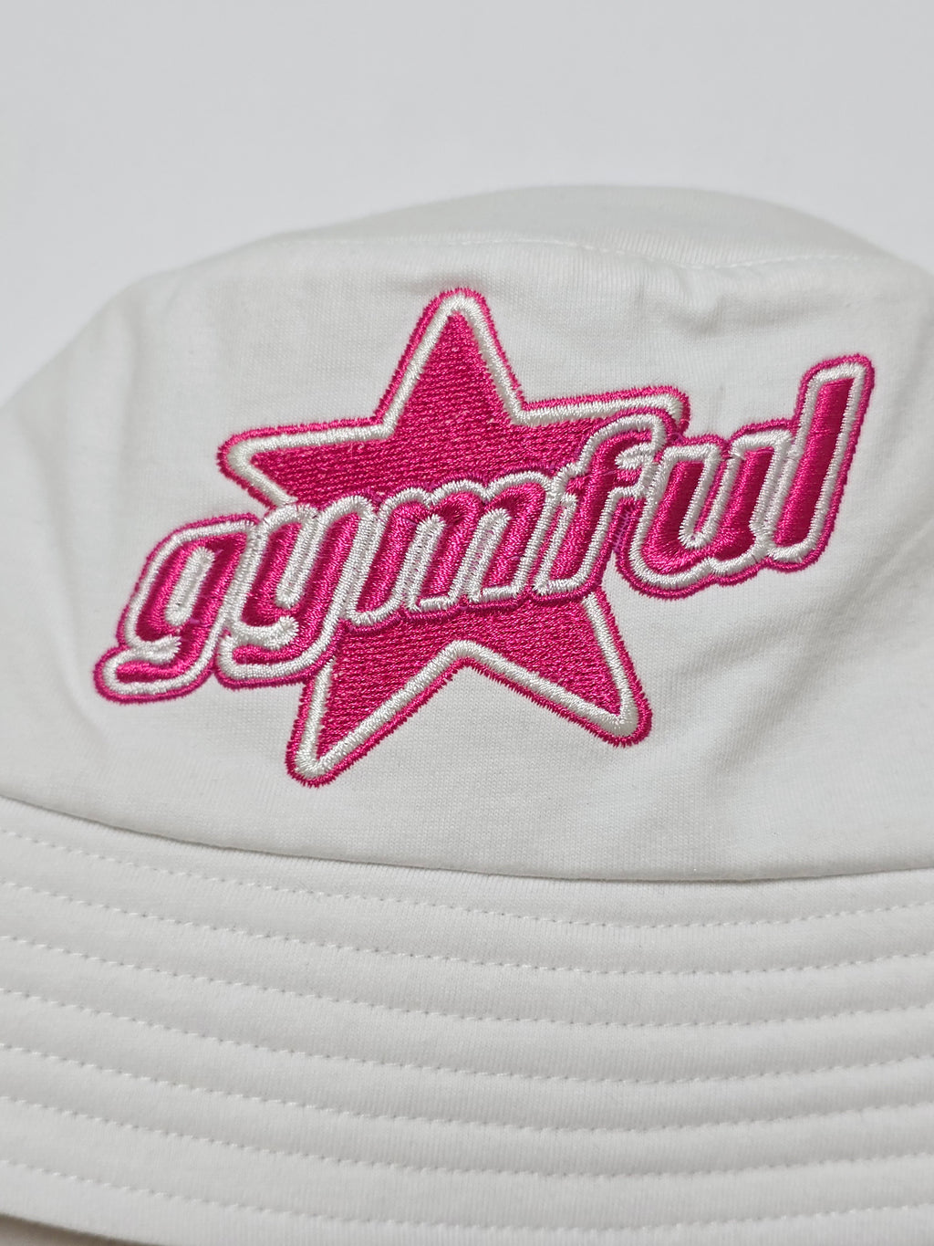 Gymful Signature Star Embroidered Bucket Hat – White